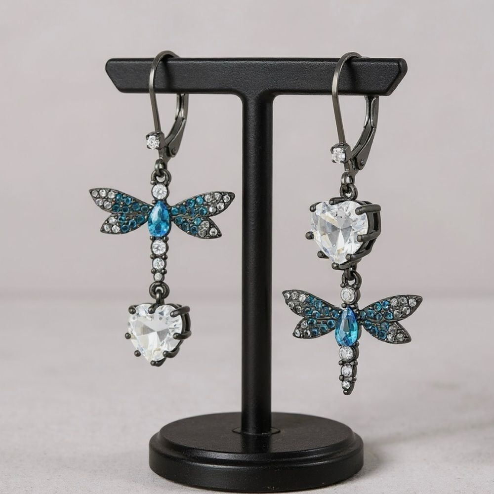 🦋 Betsey Johnson unique drop dangle earrings 🦋